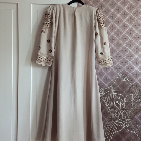 Cream and gold tunic dress - Picture 4 of 8